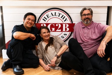 Founder Lisa Levasseur and Food & Beverage Manager Brady & Chef in front of 2G2B Healthy grab-and-go café counter